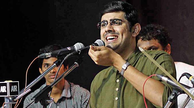 Vocalist Sikkil Gurucharan performing in Bharat Kalachar on Wednesday. (Photo: DC) Vocalist Sikkil Gurucharan performing in Bharat Kalachar on Wednesday. (Photo: DC)